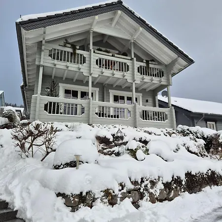 Nyaraló Schroeder *